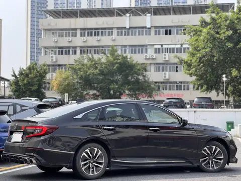 13万多入手省油座驾，一手准新本田雅阁混动版代步香不香？