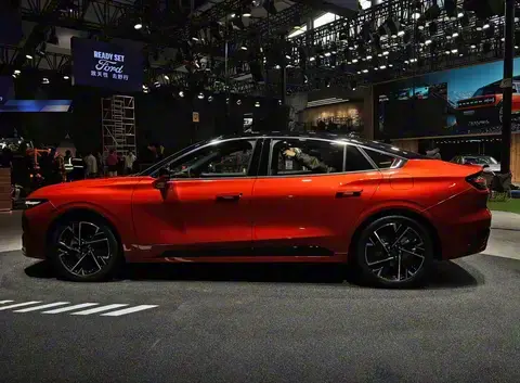 对比凯美瑞、雅阁，新蒙迪欧的驾控感还保持领先？