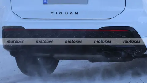 全新大众Tiguan R路试谍照曝光,采用四个排气筒